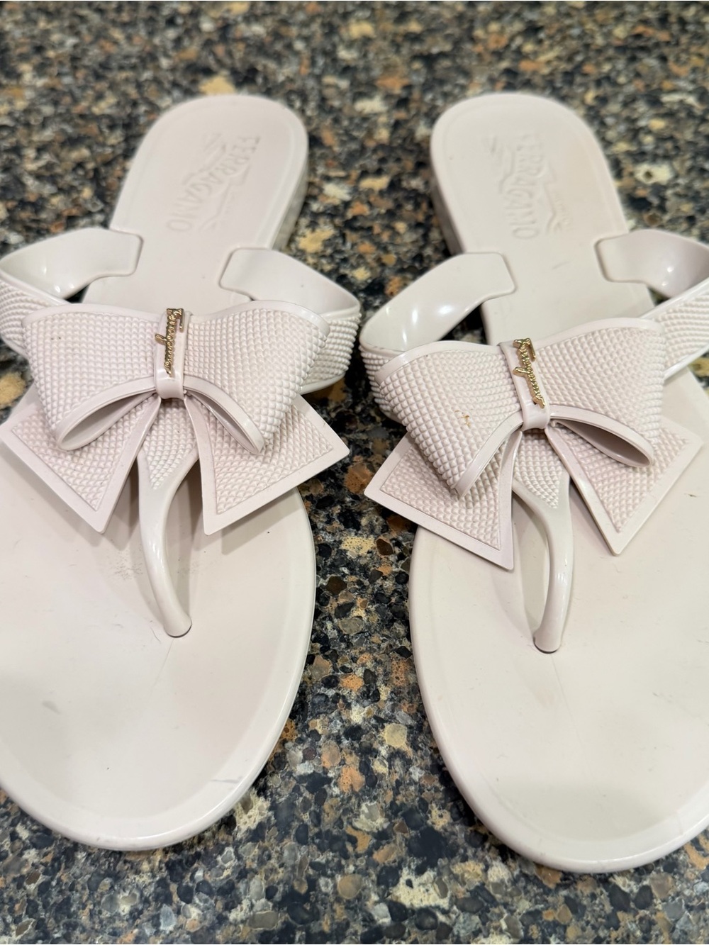 Salvatore Ferragamo beige  Bow Flip Flop Sandals size 8